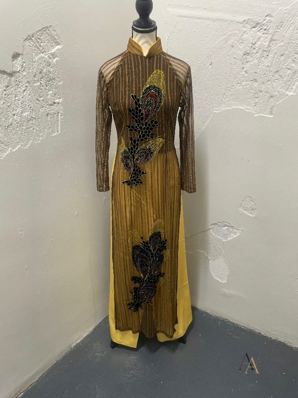 ✨ Stunning Peacock Vietnamese Áo Dài Set ✨